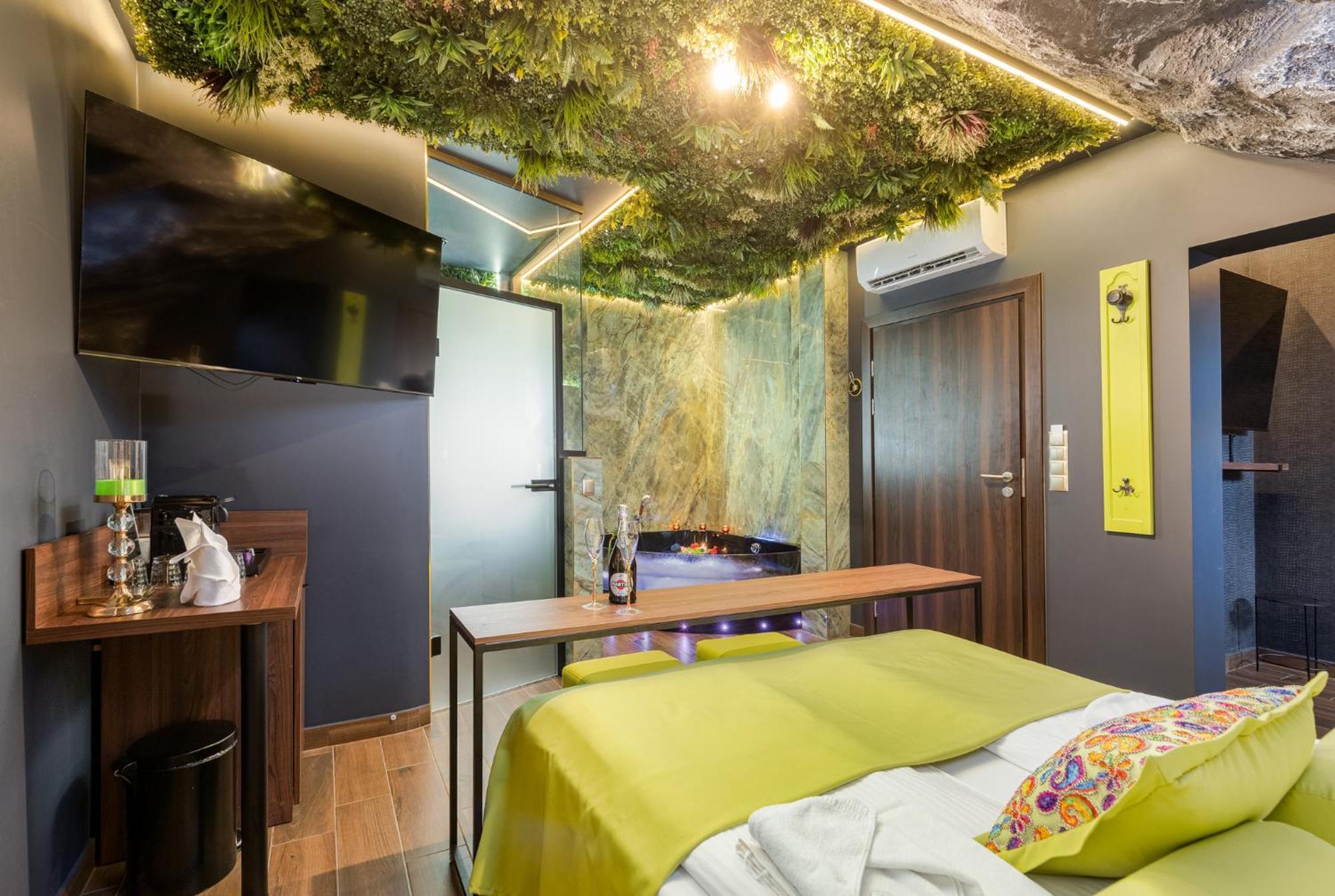 Stacja Galicja Rooms Blisko Energylandia Trzebienczyce Buitenkant foto